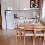 Apartment Maslina Mit Pool Und Garten Nahe Am
