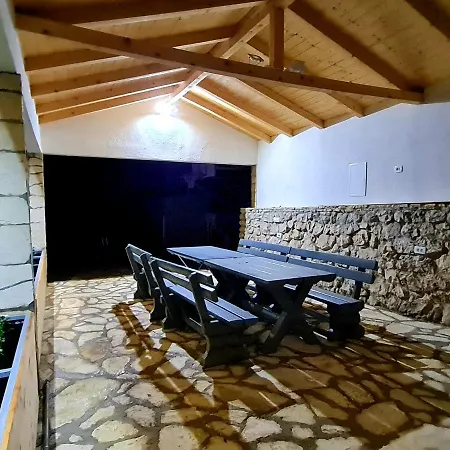 Apartment Maslina Mit Pool Und Garten Nahe Am Tucepi