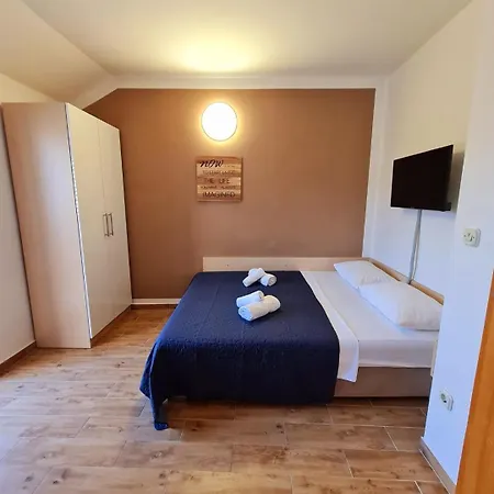 Maslina Mit Pool Und Garten Nahe Am Апартаменты *