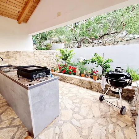 Maslina Mit Pool Und Garten Nahe Am شقة *