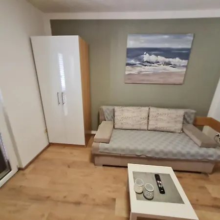 Апартаменты Maslina Mit Pool Und Garten Nahe Am Тучепи