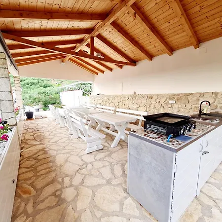 Maslina Mit Pool Und Garten Nahe Am شقة Tučepi