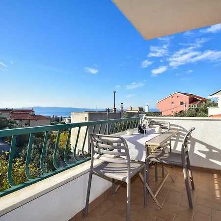 Apartment Maslina Mit Pool Und Garten Nahe Am