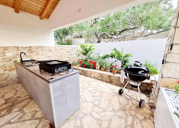 Maslina Mit Pool Und Garten Nahe Am شقة *